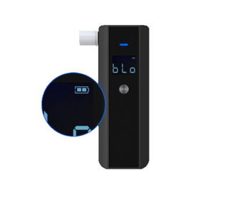 Digitale Alcoholtester - Blaastest Alcohol Meter - Makkelijk Mee te Nemen - Ademtest om je Alcoholpromillage mee te Testen - Met Extra Mondstukjes