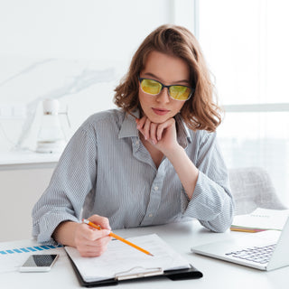 Detepo Nachtbril voor in de Auto - Computerbril - Blauw Licht Filter Bril - Game bril - Blue Light Glasses - Voor Dames en Heren - Beeldschermbril - Blauw Licht Bril - Filter Brillen - Voor Gamen en achter de PC - Unisex - Gele Glazen